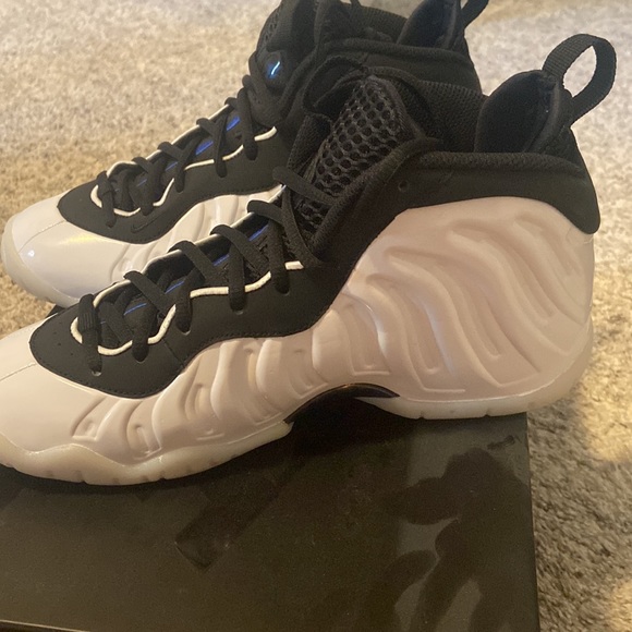 Nike little posite foam posite one Grade School - Picture 2 of 6